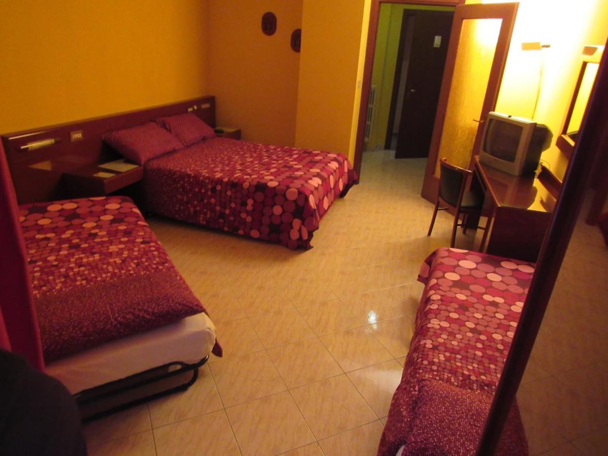 B&B The Sun Swimming & Pool Turim Exterior foto