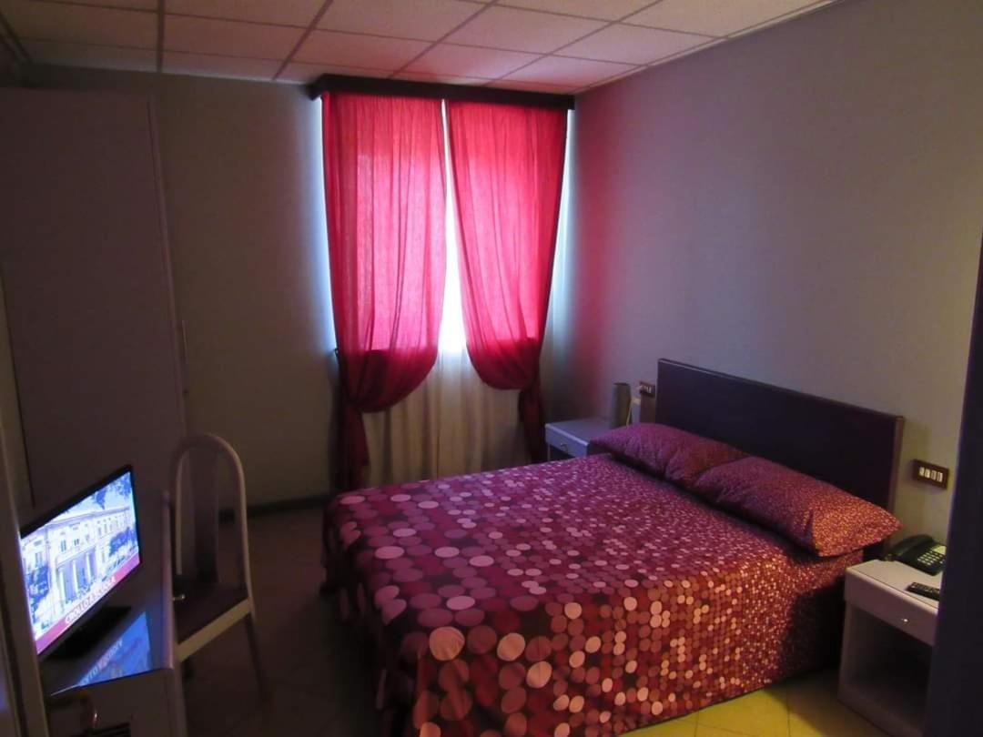 B&B The Sun Swimming & Pool Turim Exterior foto