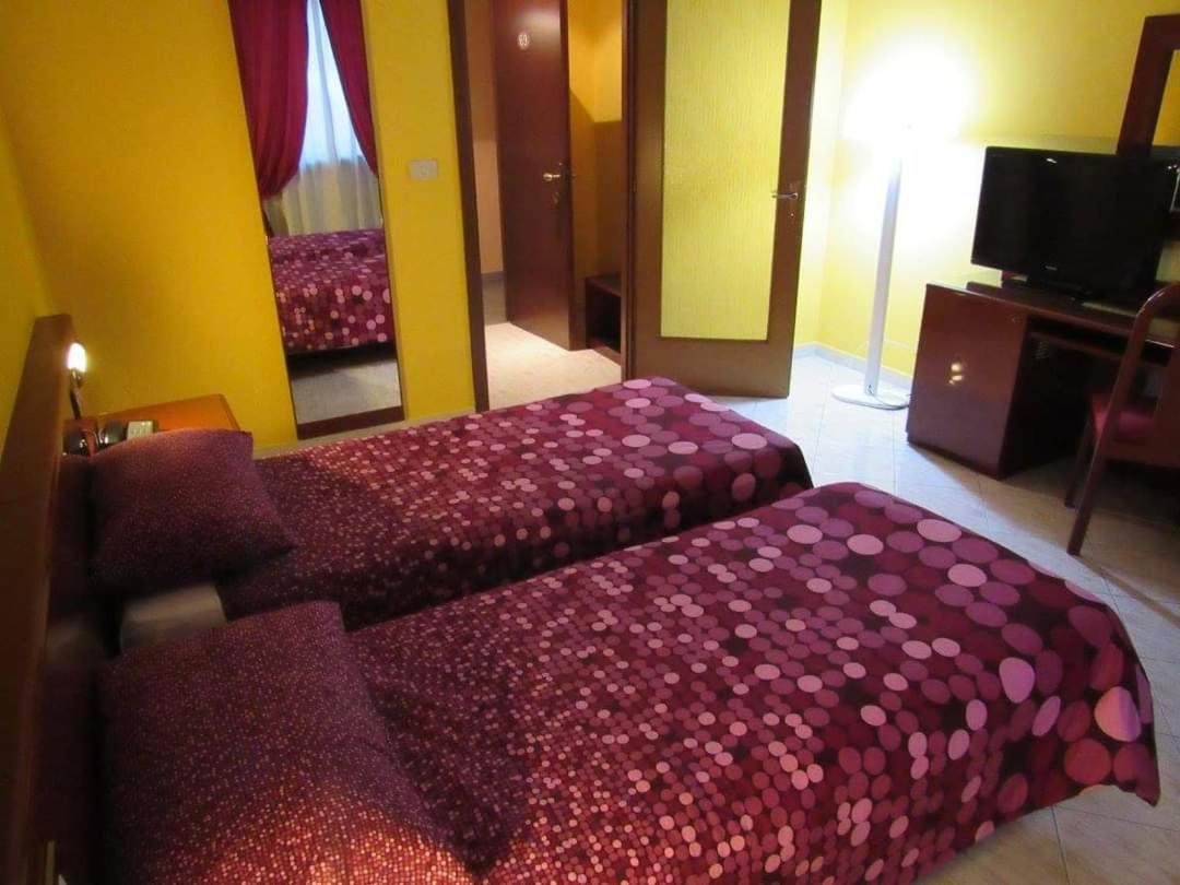 B&B The Sun Swimming & Pool Turim Exterior foto